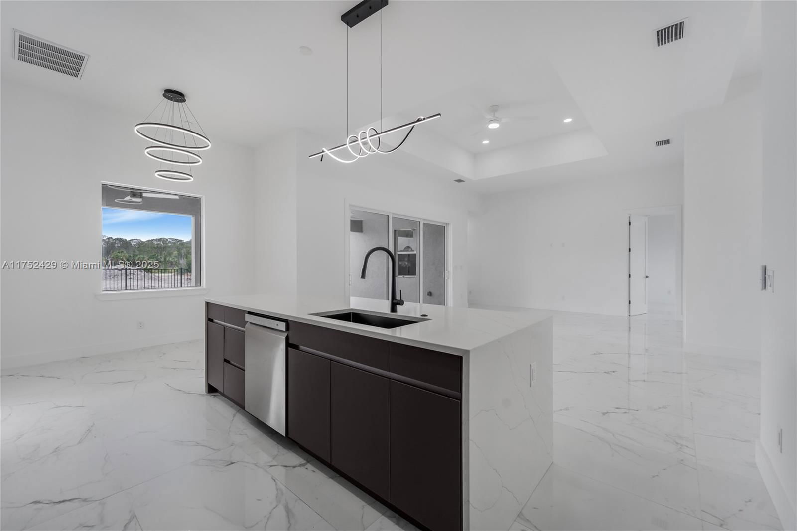 Real estate property located at 2721 41st AVE, Lee, N/s, Cape Coral, FL