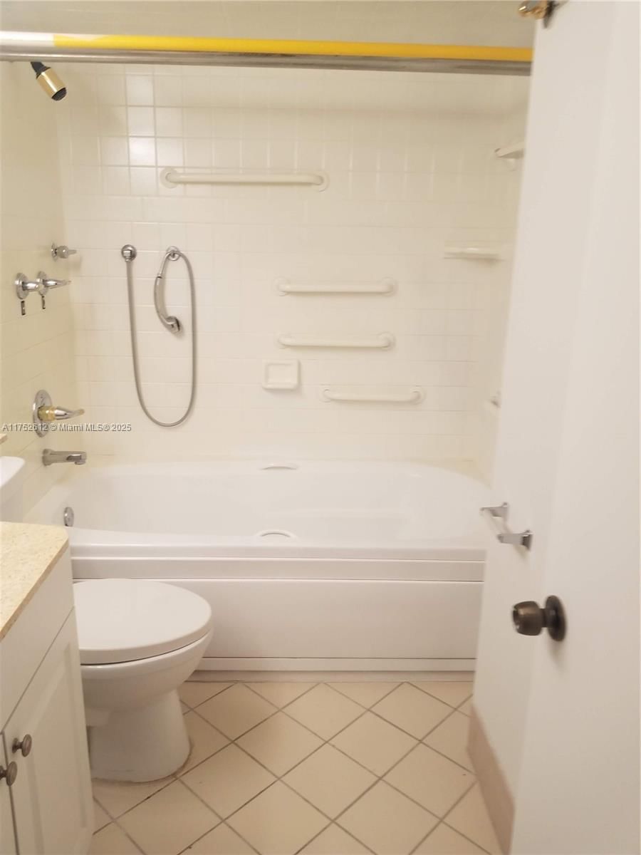 Real estate property located at 2621 Village Blvd #102, Palm Beach, Whitehall Village, West Palm Beach, FL