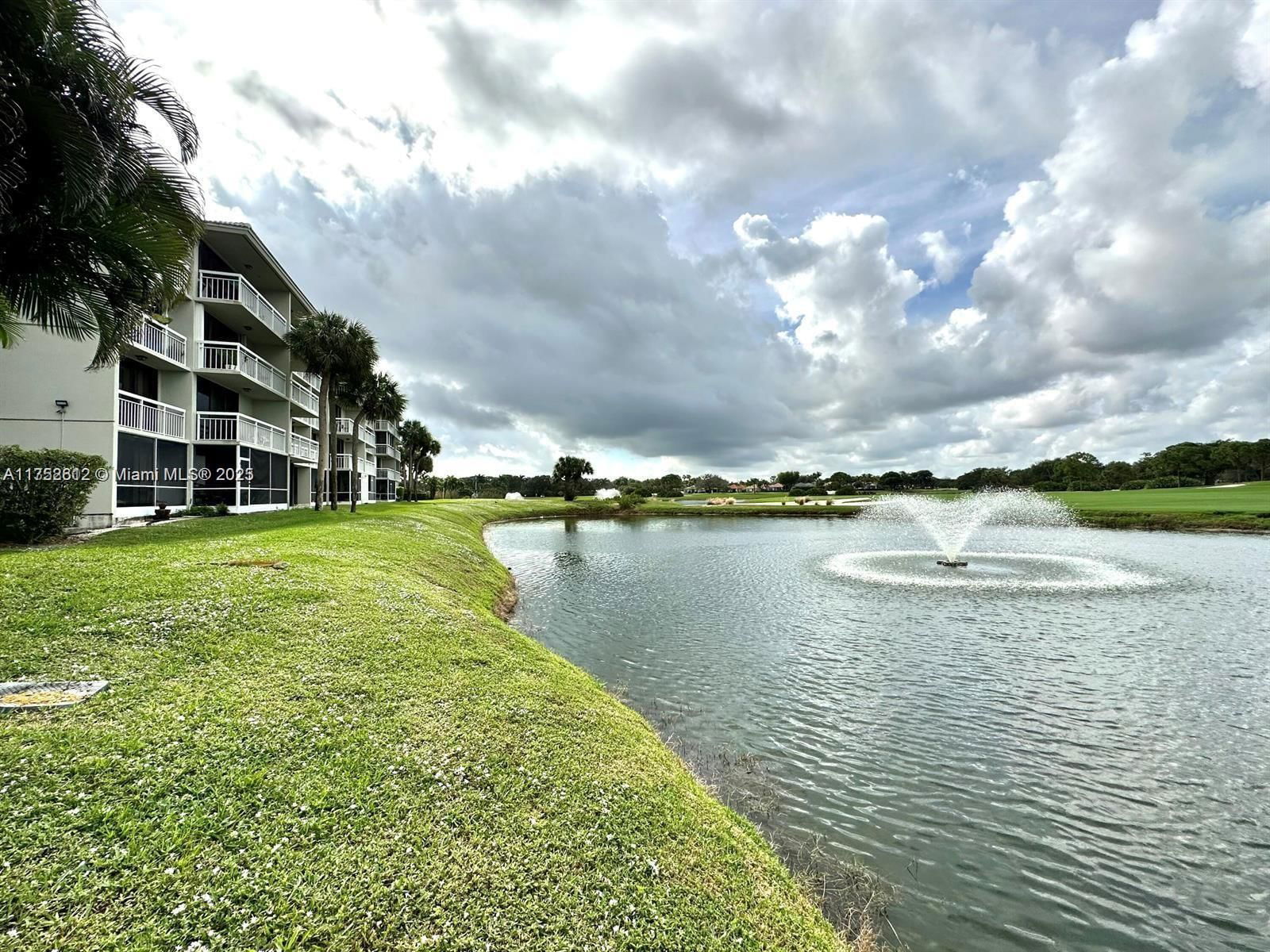 Real estate property located at 2621 Village Blvd #102, Palm Beach, Whitehall Village, West Palm Beach, FL