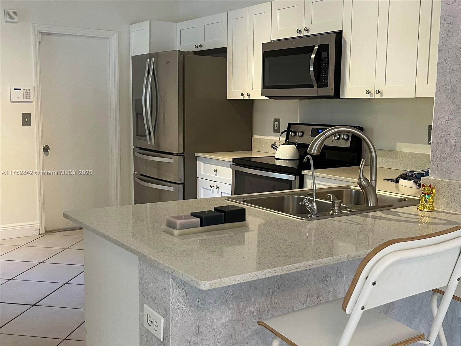 Real estate property located at 2045 Pompeii Ct #2045, Broward, Sectors 3 & 4 Boundary Pl, Weston, FL