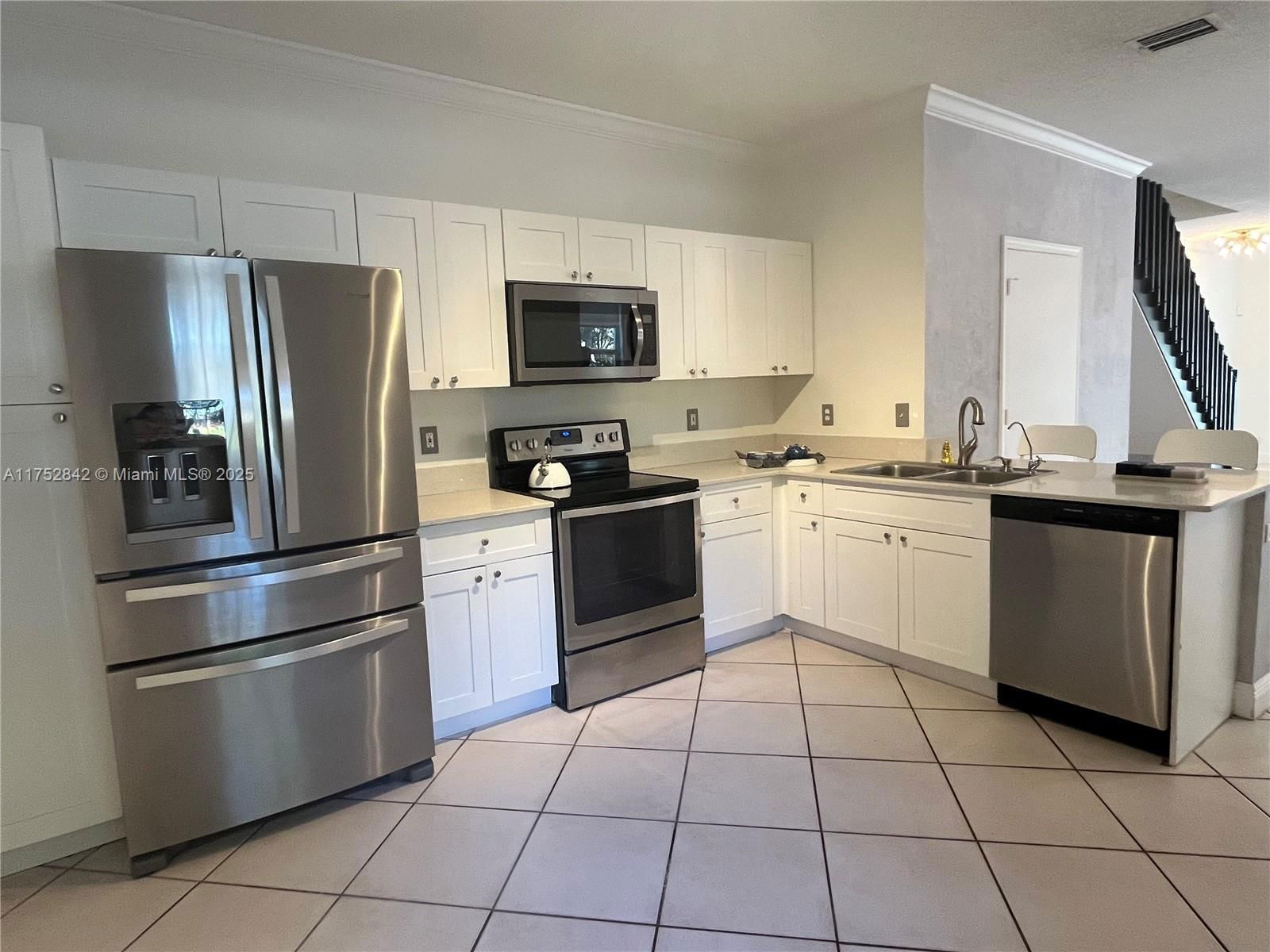 Real estate property located at 2045 Pompeii Ct #2045, Broward, Sectors 3 & 4 Boundary Pl, Weston, FL