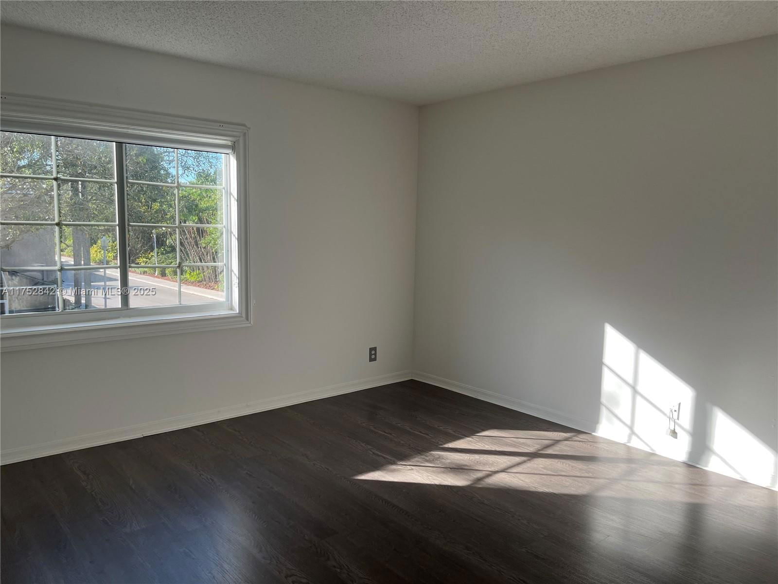 Real estate property located at 2045 Pompeii Ct #2045, Broward, Sectors 3 & 4 Boundary Pl, Weston, FL