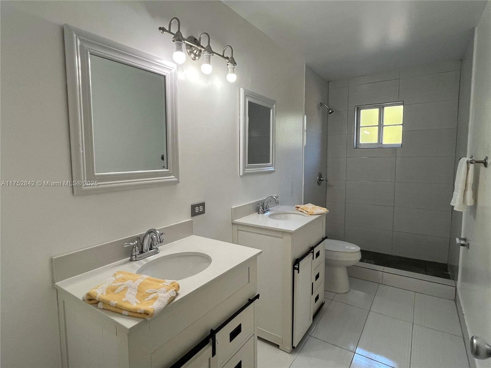 Real estate property located at 2045 Pompeii Ct #2045, Broward, Sectors 3 & 4 Boundary Pl, Weston, FL