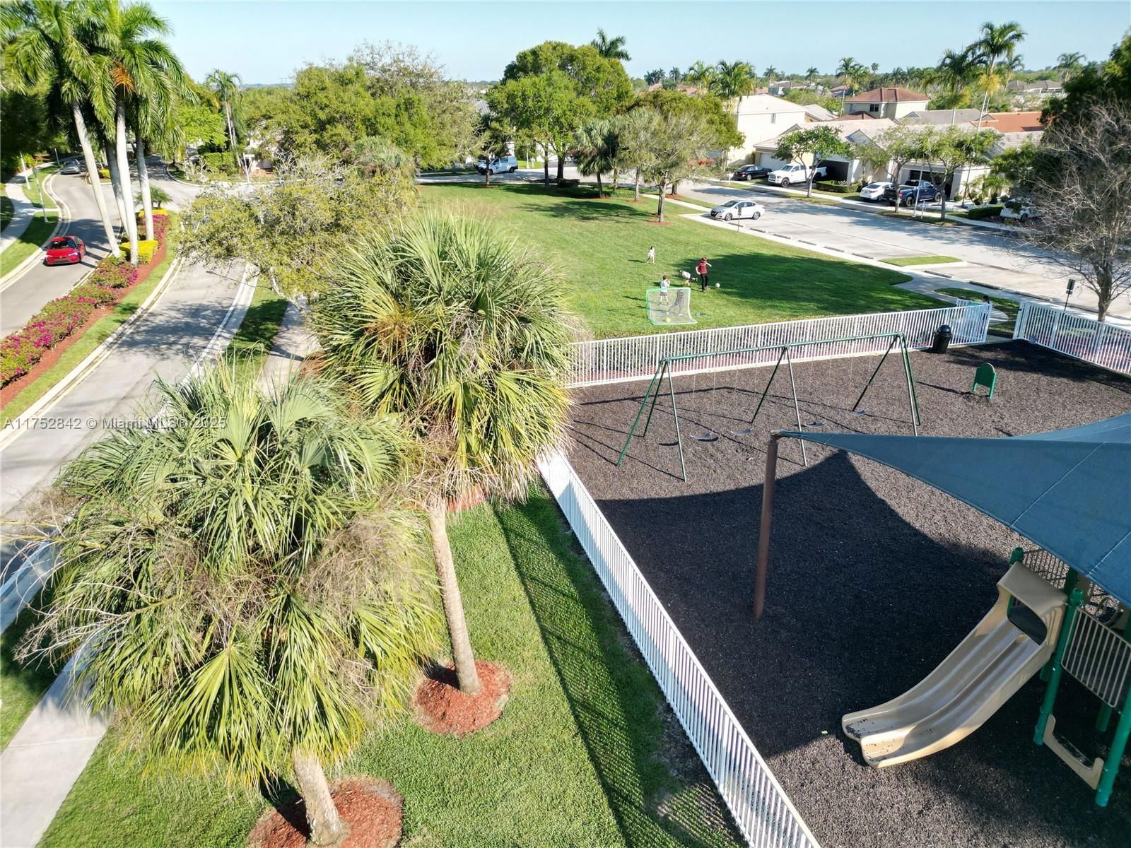 Real estate property located at 2045 Pompeii Ct #2045, Broward, Sectors 3 & 4 Boundary Pl, Weston, FL