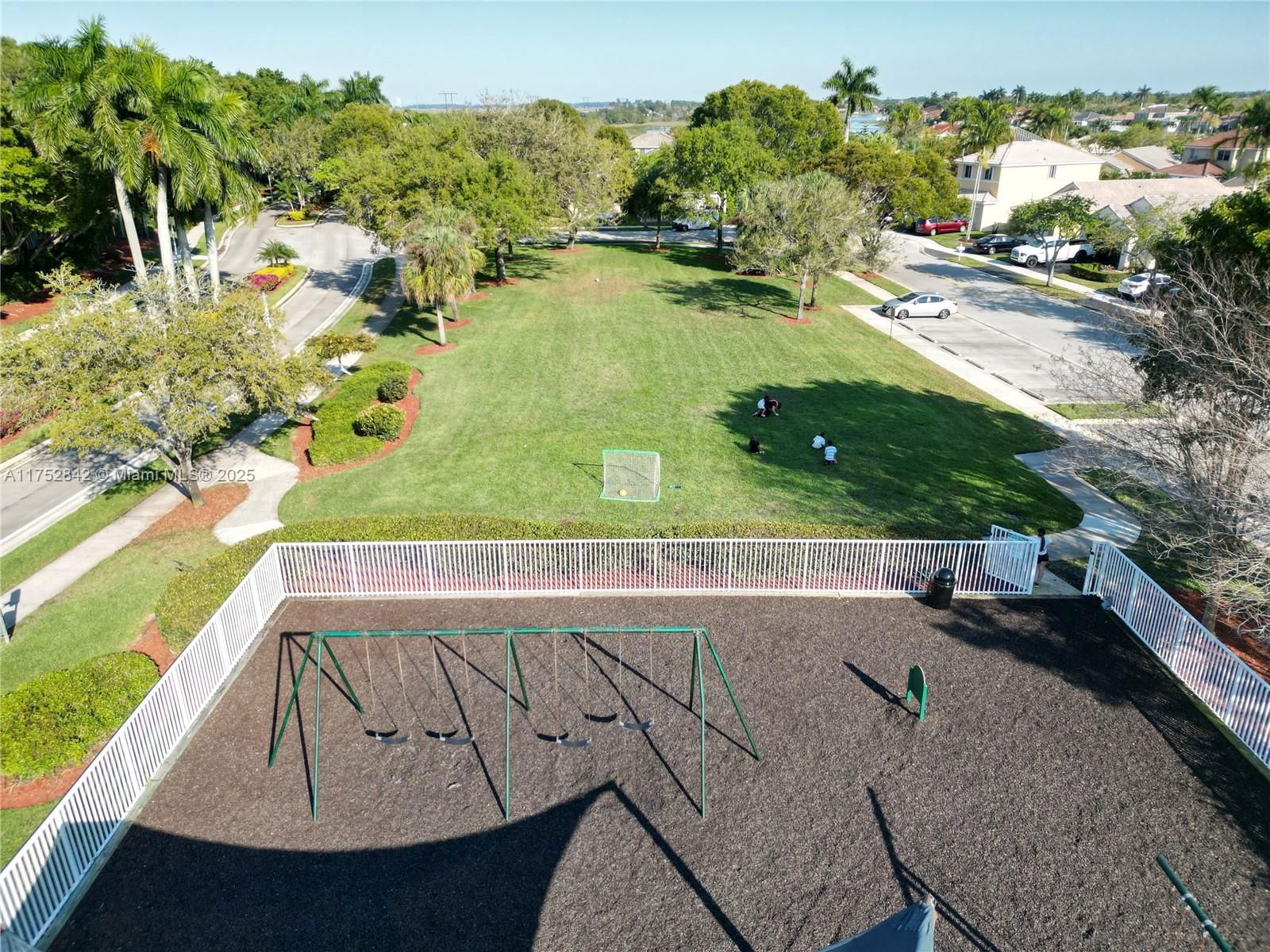 Real estate property located at 2045 Pompeii Ct #2045, Broward, Sectors 3 & 4 Boundary Pl, Weston, FL