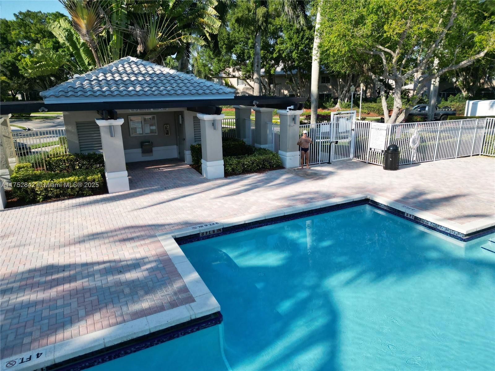 Real estate property located at 2045 Pompeii Ct #2045, Broward, Sectors 3 & 4 Boundary Pl, Weston, FL