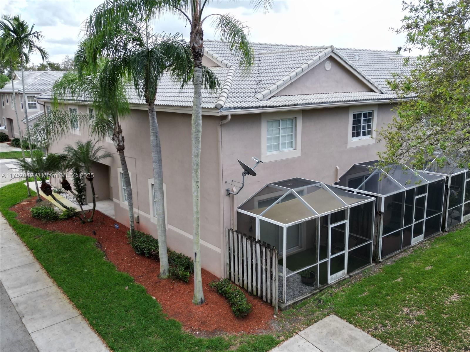 Real estate property located at 2045 Pompeii Ct #2045, Broward, Sectors 3 & 4 Boundary Pl, Weston, FL