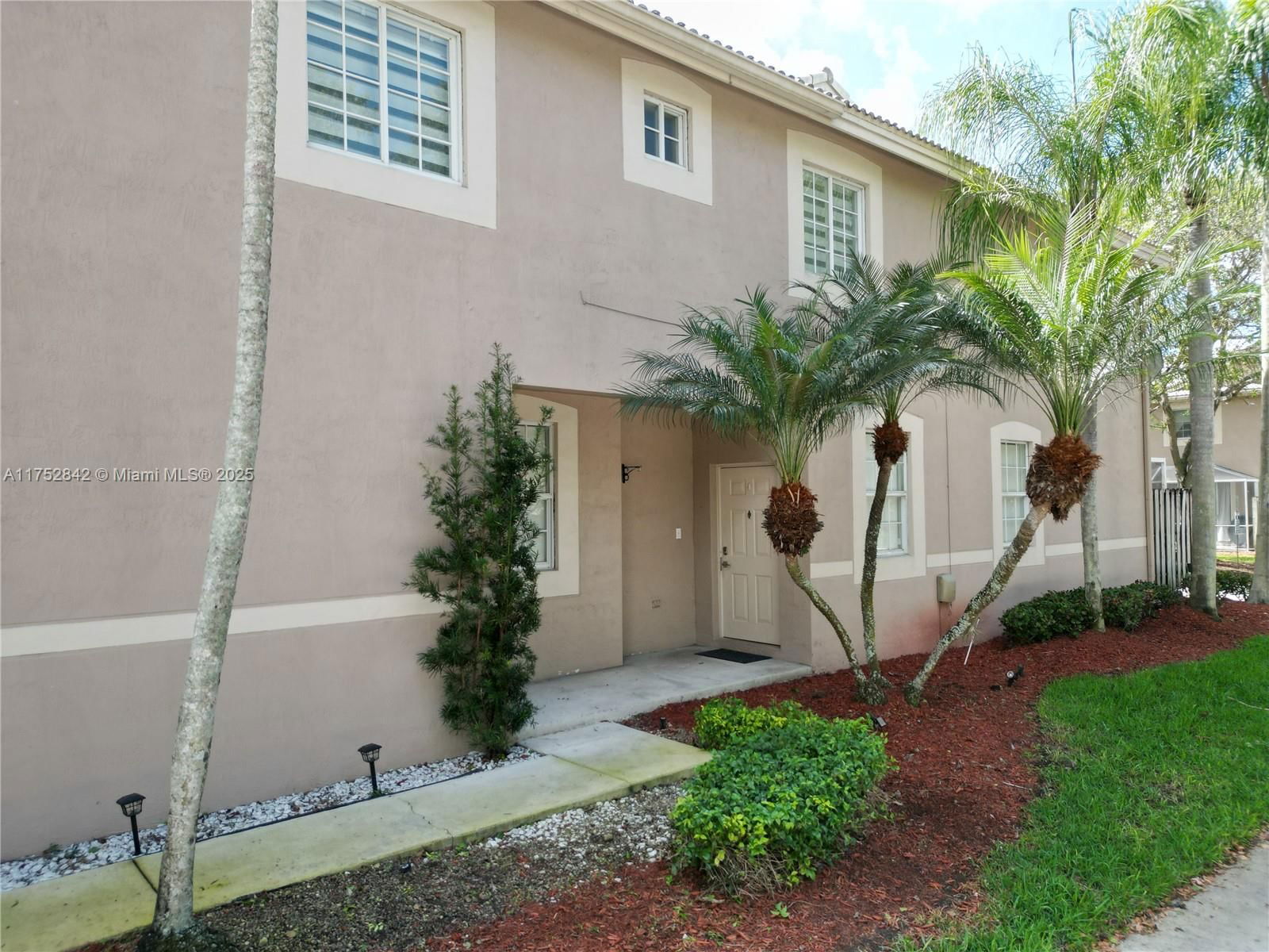 Real estate property located at 2045 Pompeii Ct #2045, Broward, Sectors 3 & 4 Boundary Pl, Weston, FL
