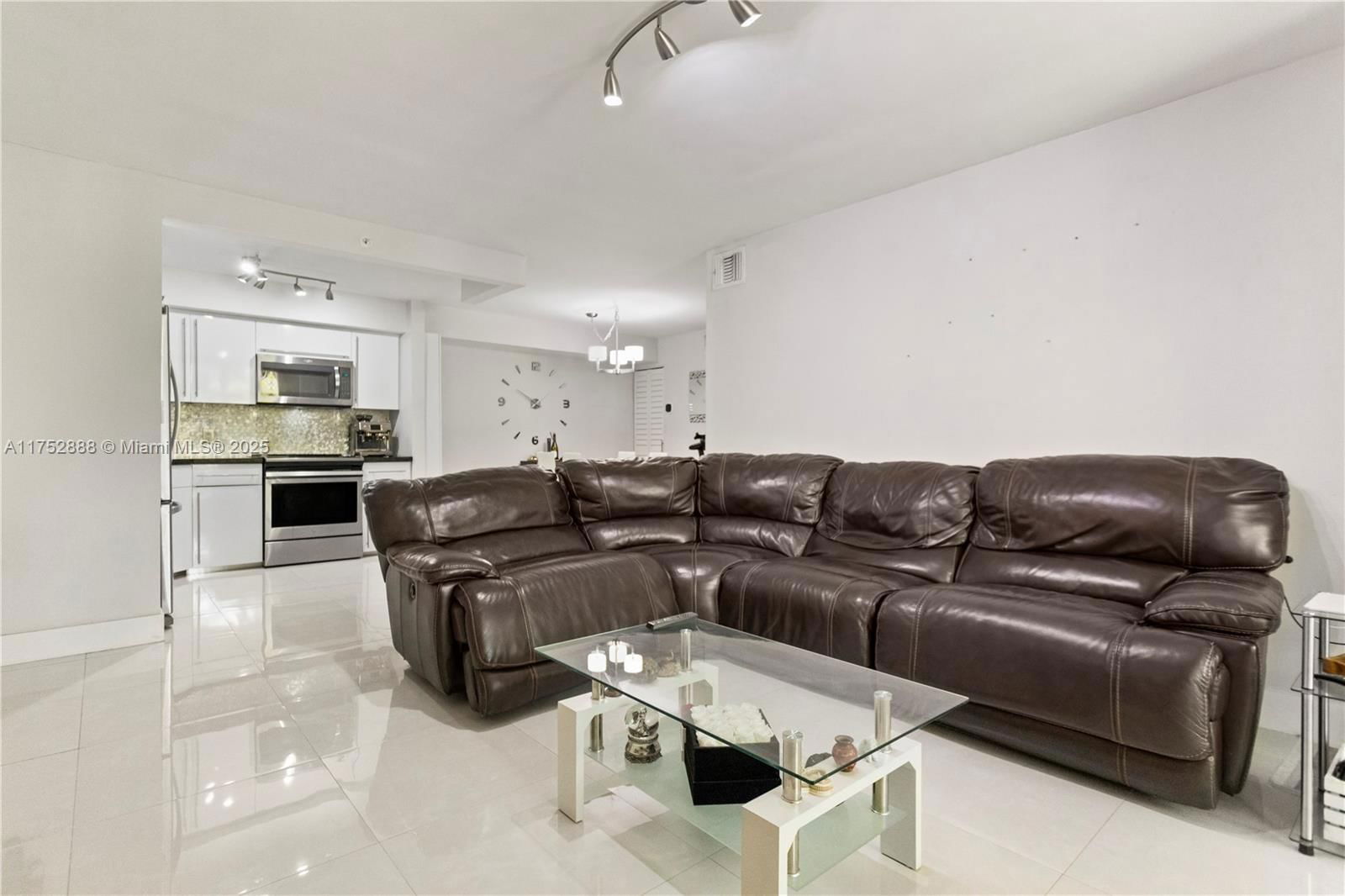 Real estate property located at 12106 Saint Andrews Pl #204, Broward, St Andrews Condo, Miramar, FL