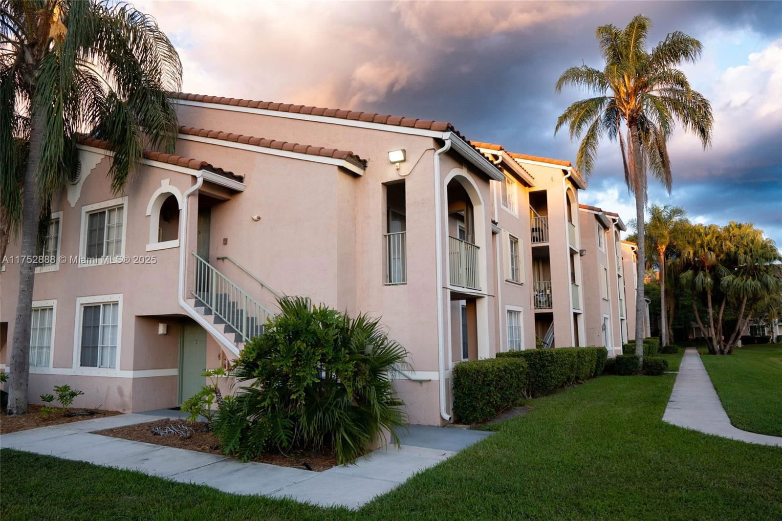 Real estate property located at 12106 Saint Andrews Pl #204, Broward, St Andrews Condo, Miramar, FL