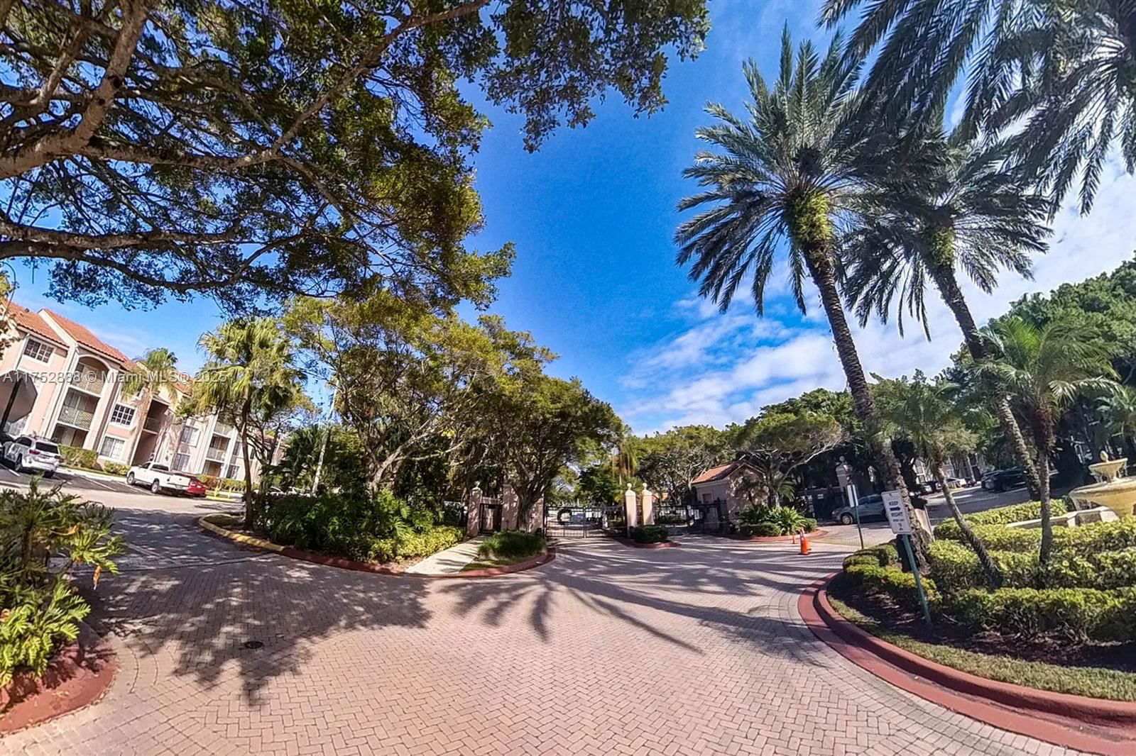 Real estate property located at 12106 Saint Andrews Pl #204, Broward, St Andrews Condo, Miramar, FL