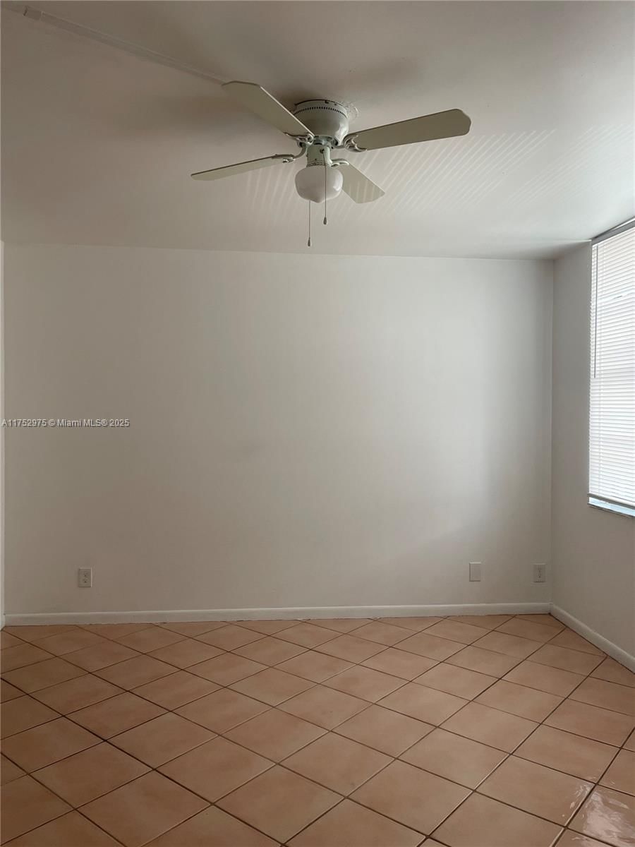 Real estate property located at 210 Lake Pointe Dr #203, Broward, Lake Pointe Condominium N, Oakland Park, FL