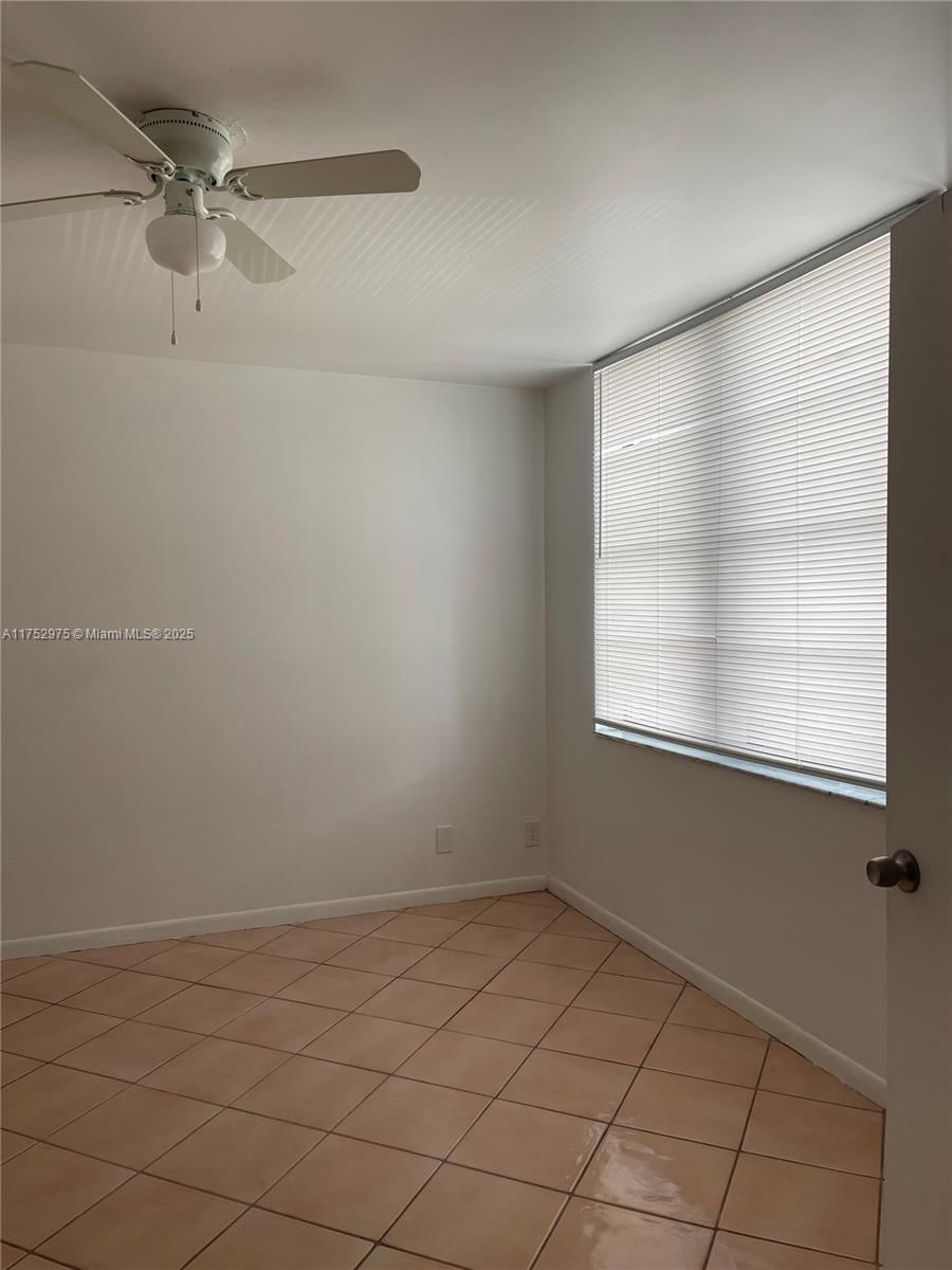 Real estate property located at 210 Lake Pointe Dr #203, Broward, Lake Pointe Condominium N, Oakland Park, FL