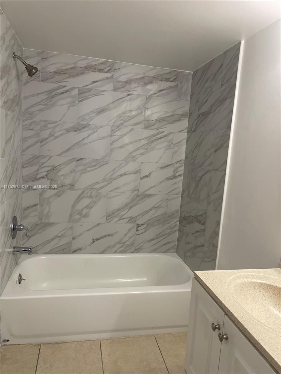 Real estate property located at 210 Lake Pointe Dr #203, Broward, Lake Pointe Condominium N, Oakland Park, FL
