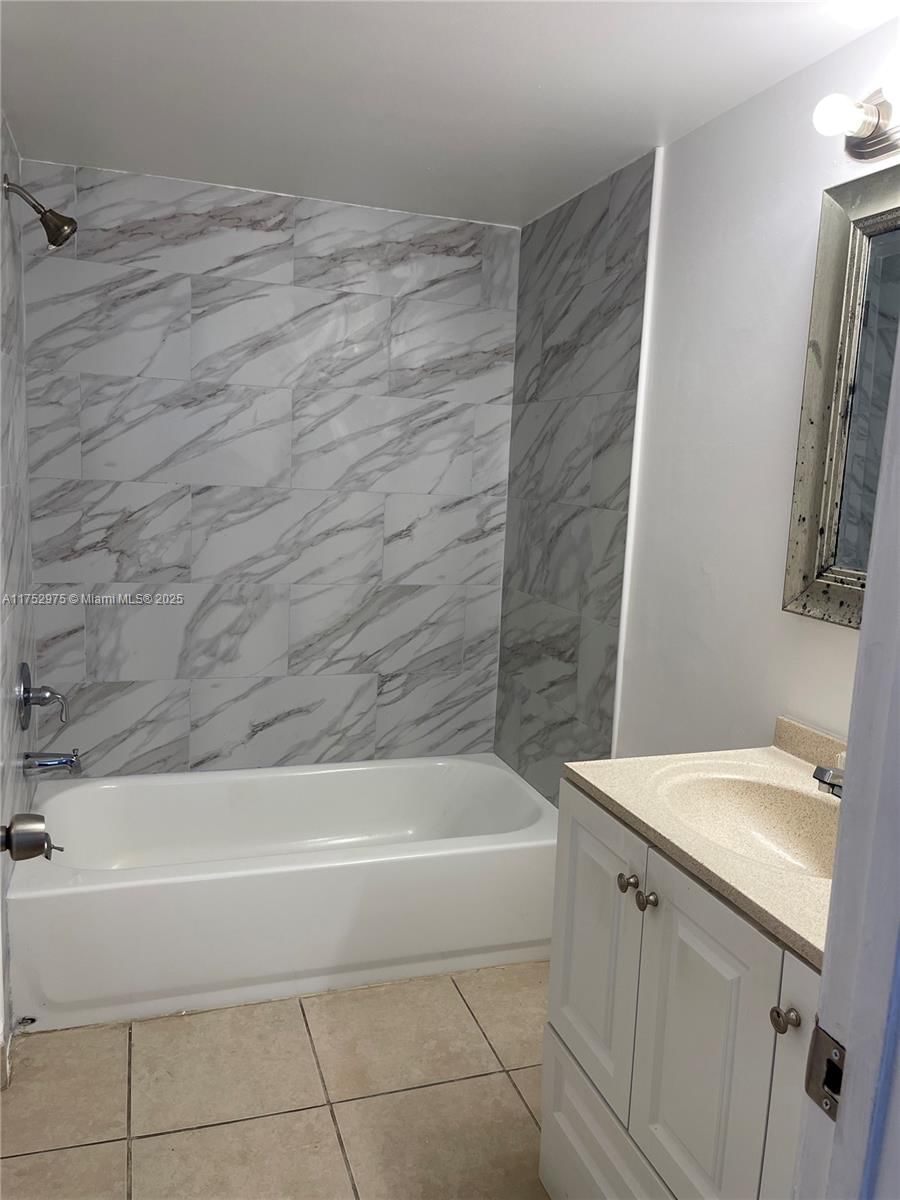 Real estate property located at 210 Lake Pointe Dr #203, Broward, Lake Pointe Condominium N, Oakland Park, FL