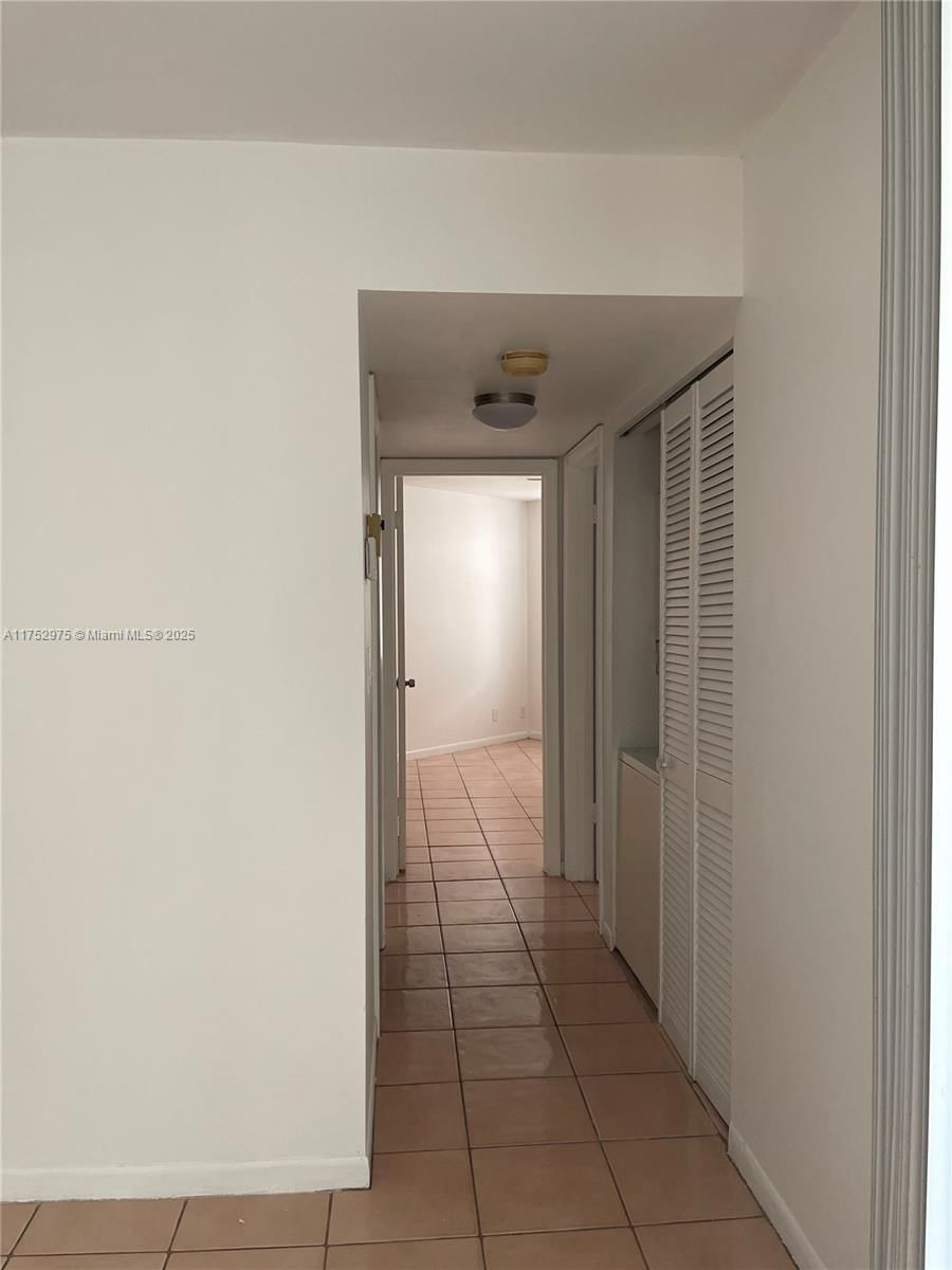 Real estate property located at 210 Lake Pointe Dr #203, Broward, Lake Pointe Condominium N, Oakland Park, FL