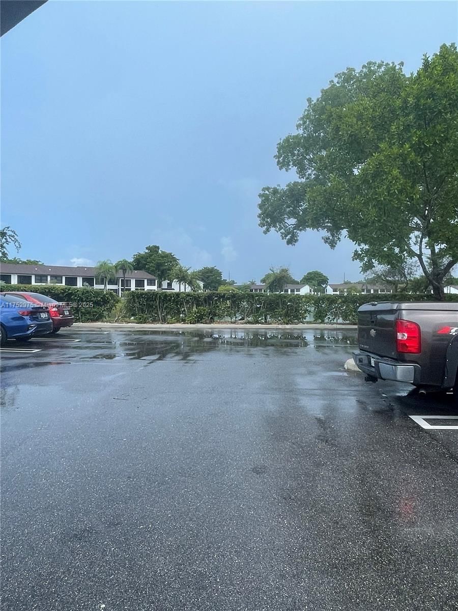 Real estate property located at 210 Lake Pointe Dr #203, Broward, Lake Pointe Condominium N, Oakland Park, FL