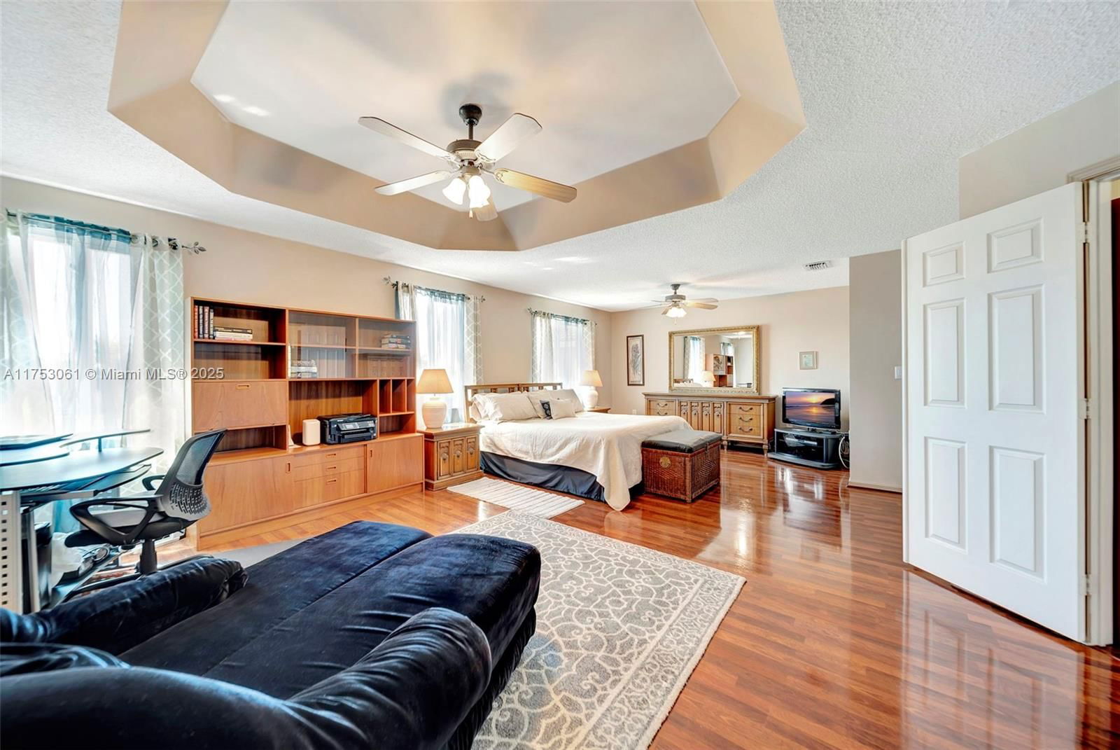 Real estate property located at 20358 3rd St, Broward, Crystal Pointe, Pembroke Pines, FL