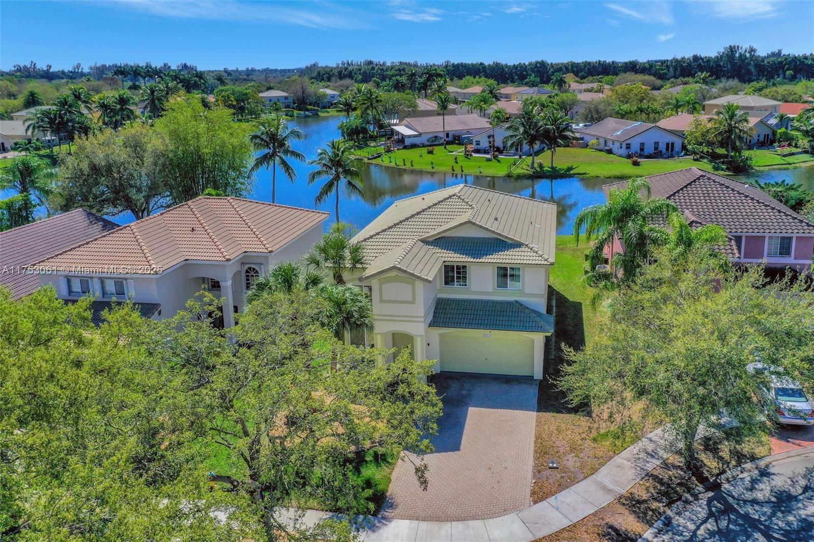 Real estate property located at 20358 3rd St, Broward, Crystal Pointe, Pembroke Pines, FL
