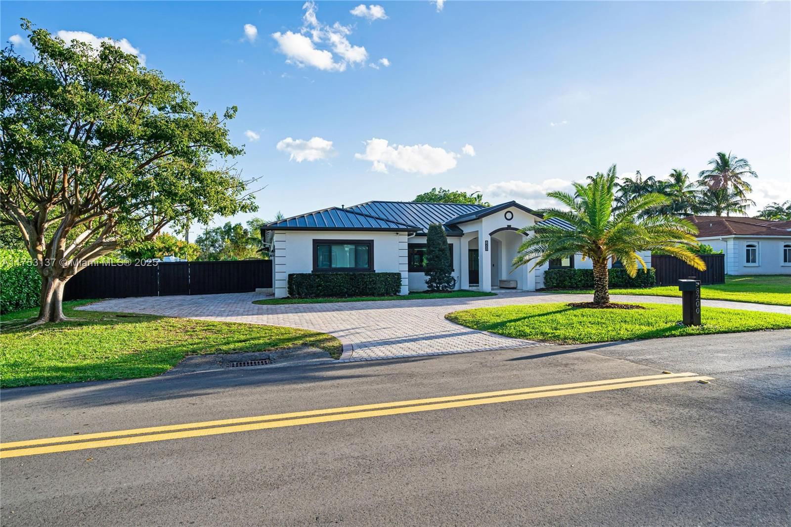 Real estate property located at 8200 187th St, Miami-dade, Hitchens Estates, Cutler Bay, FL