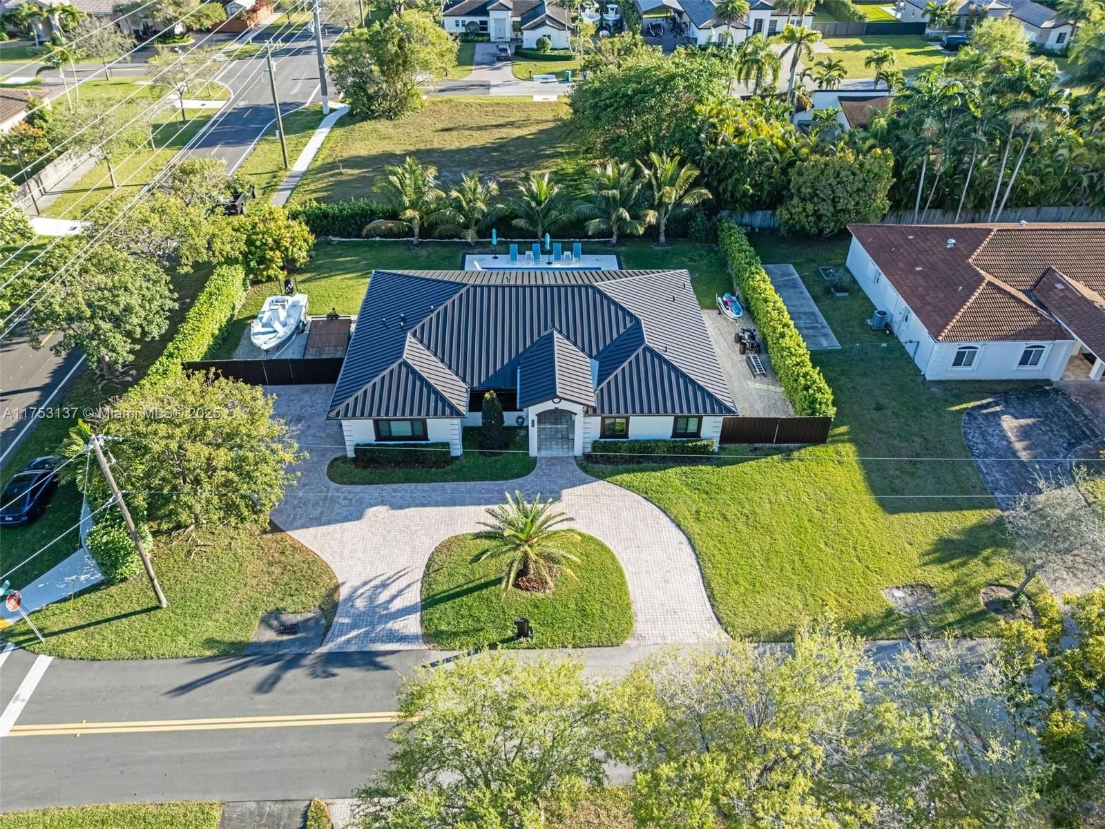 Real estate property located at 8200 187th St, Miami-dade, Hitchens Estates, Cutler Bay, FL