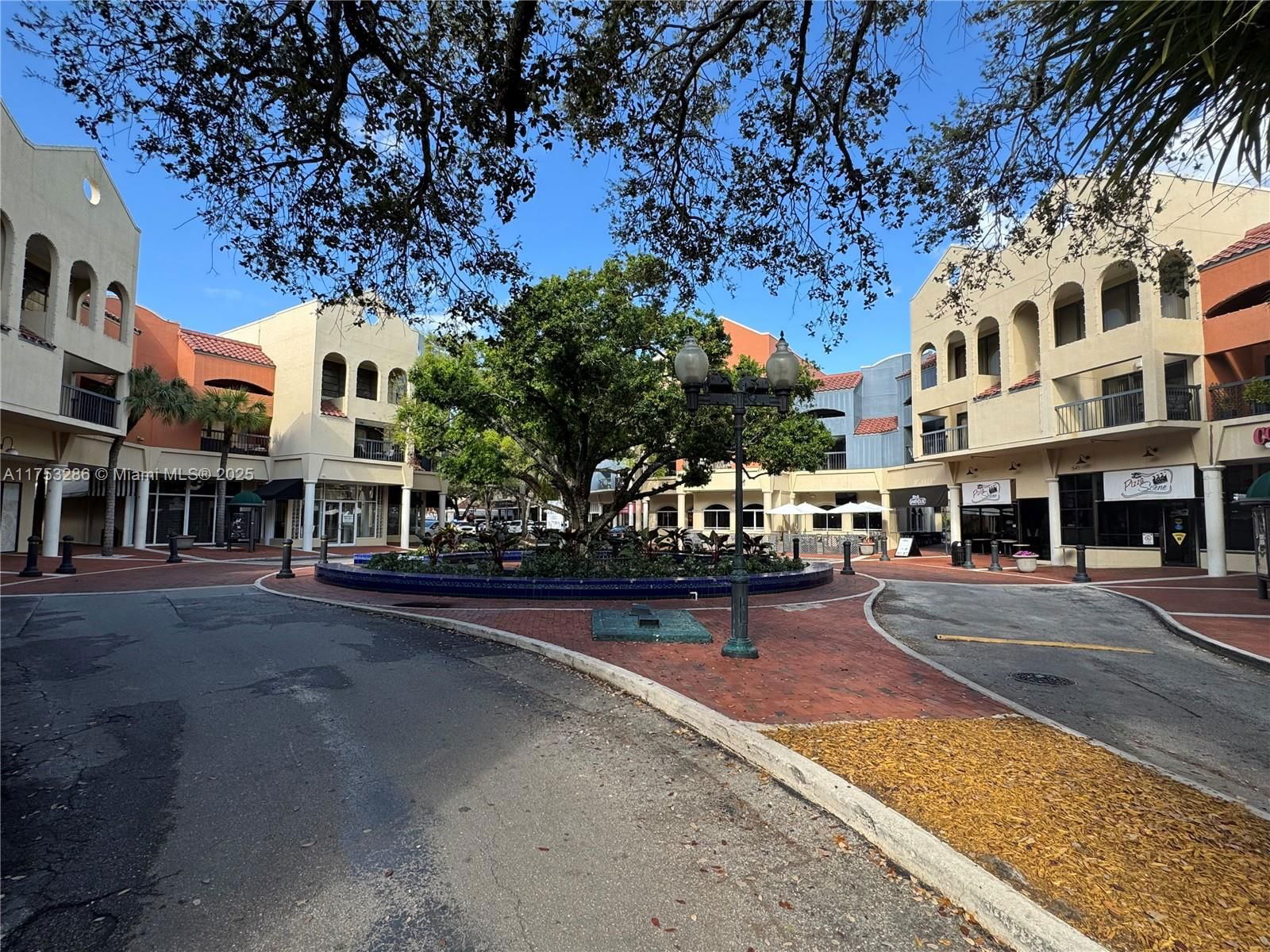 Real estate property located at 7120 Fairway Dr L4, Miami-dade, Cypress Village Condo, Miami Lakes, FL