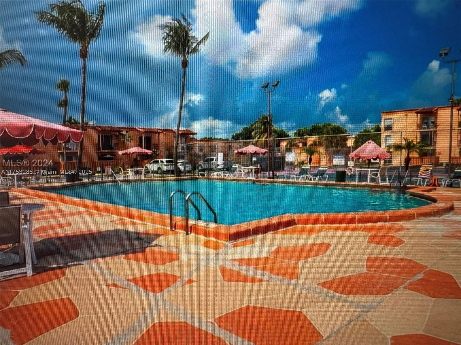 Real estate property located at 7120 Fairway Dr L4, Miami-dade, Cypress Village Condo, Miami Lakes, FL