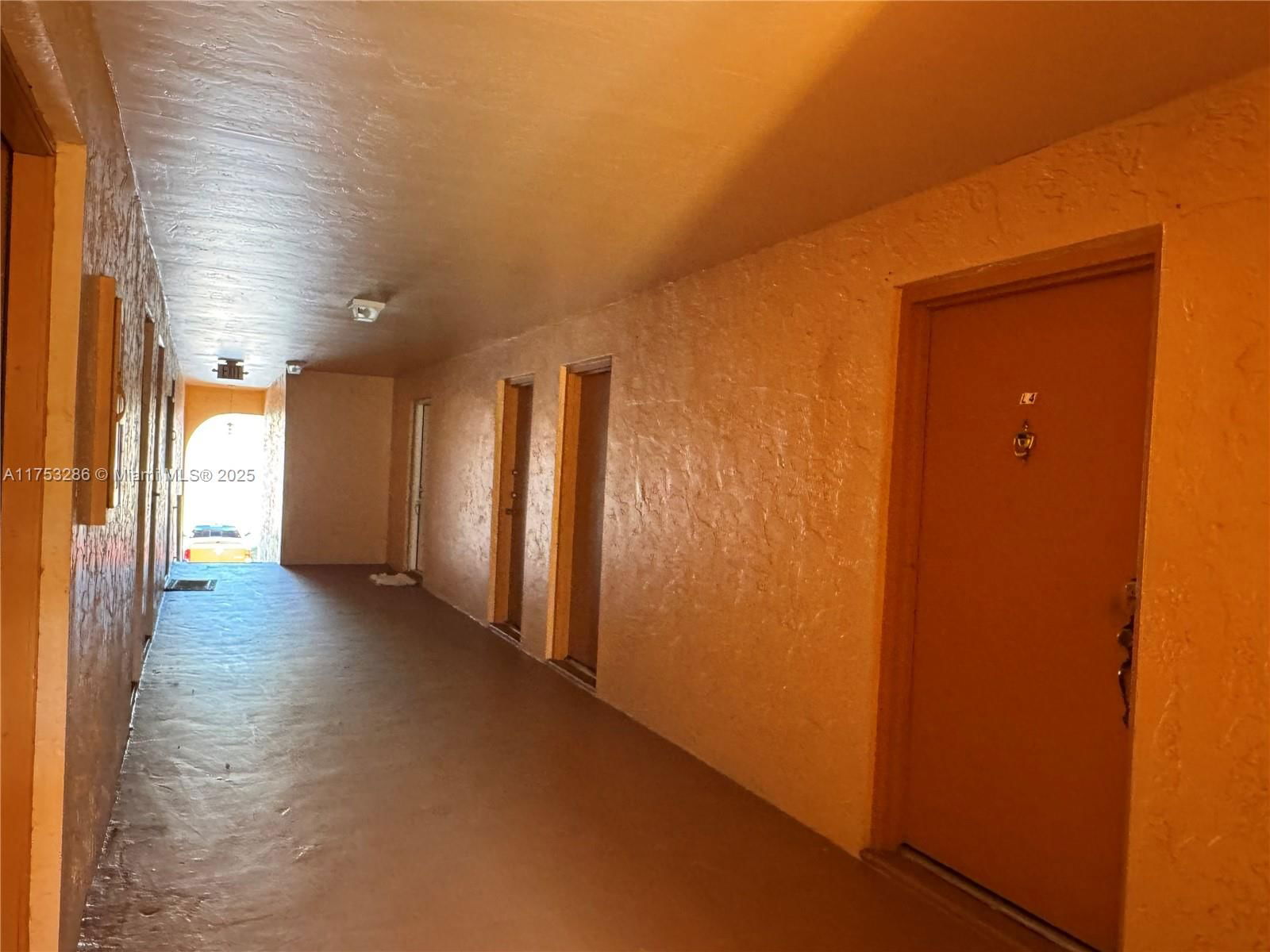 Real estate property located at 7120 Fairway Dr L4, Miami-dade, Cypress Village Condo, Miami Lakes, FL