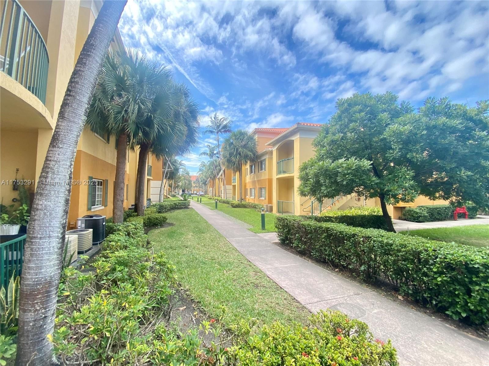 Real estate property located at 7240 114th Ave #304, Miami-dade, Palm Gardens At Doral Con, Doral, FL