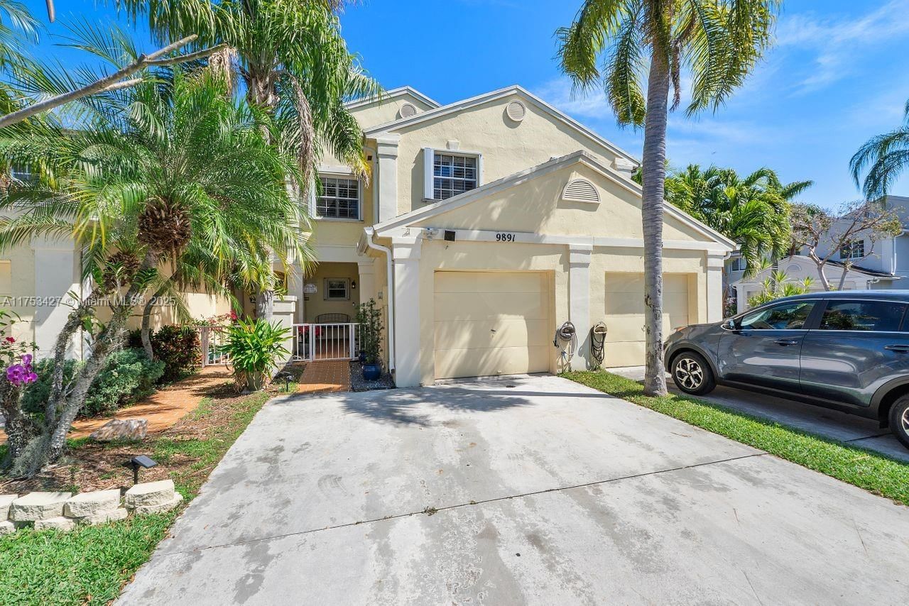 Real estate property located at 9891 118th Pl, Miami-dade, Amaretto 1st Addn, Miami, FL