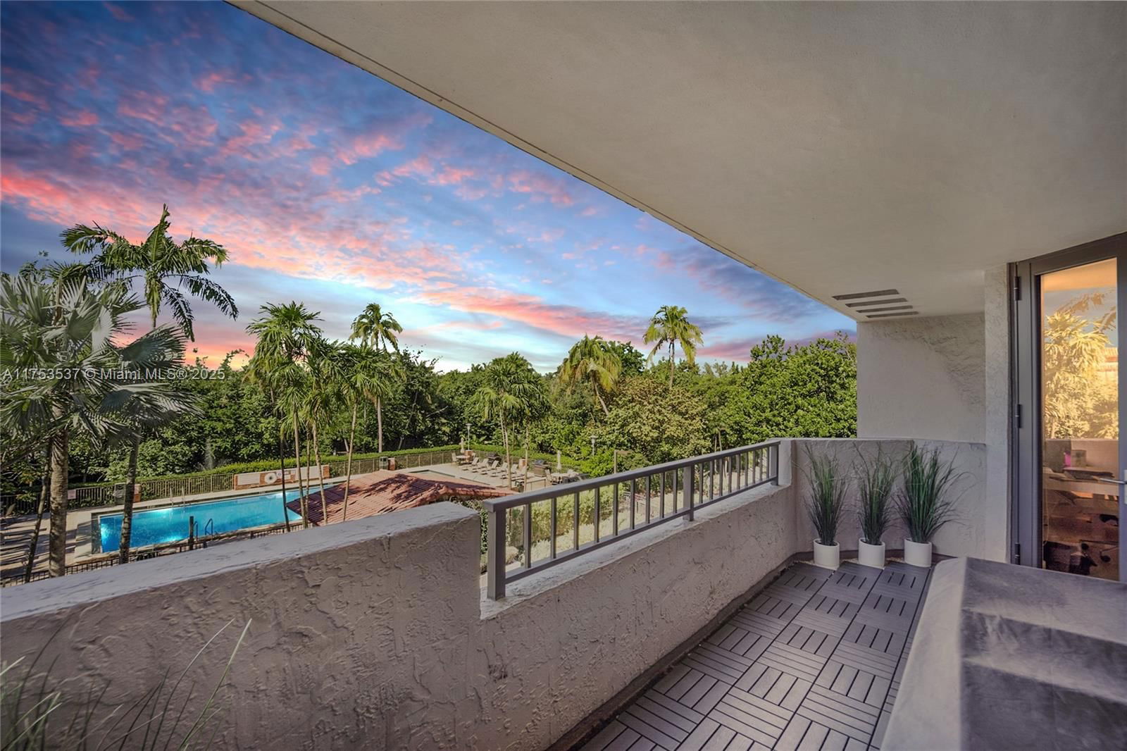 Real estate property located at 101 Crandon Blvd #271, Miami-dade, Key Colony No 4 Condo, Key Biscayne, FL