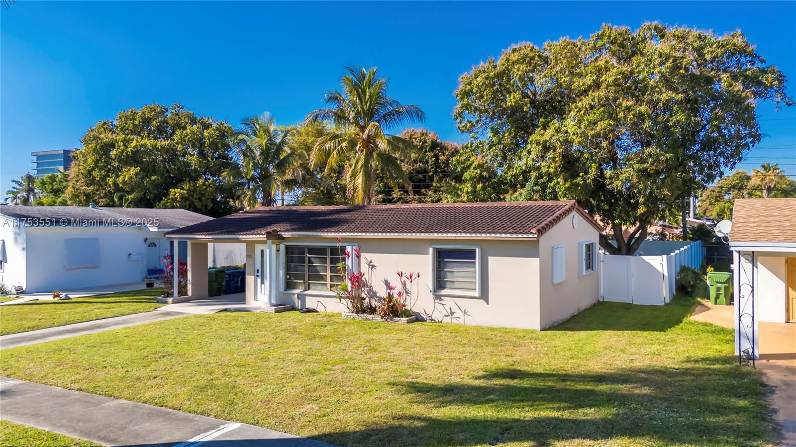 Real estate property located at 913 6th St, Broward, Gulfstream Estates, Hallandale Beach, FL