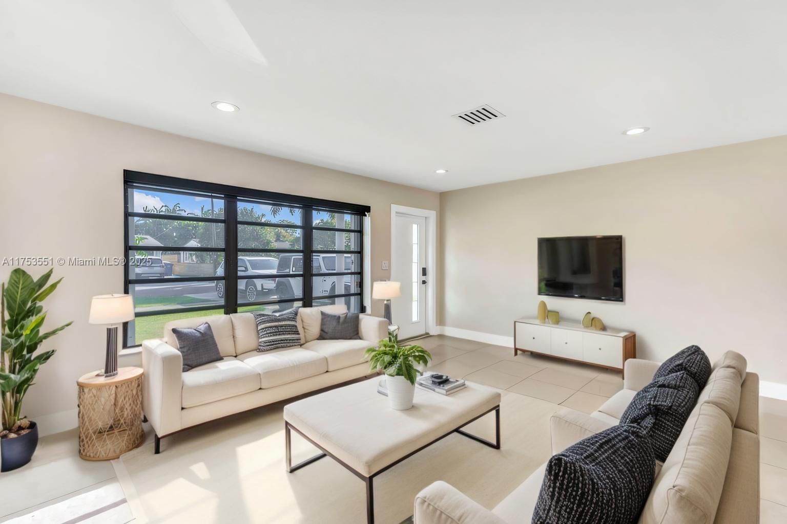 Real estate property located at 913 6th St, Broward, Gulfstream Estates, Hallandale Beach, FL