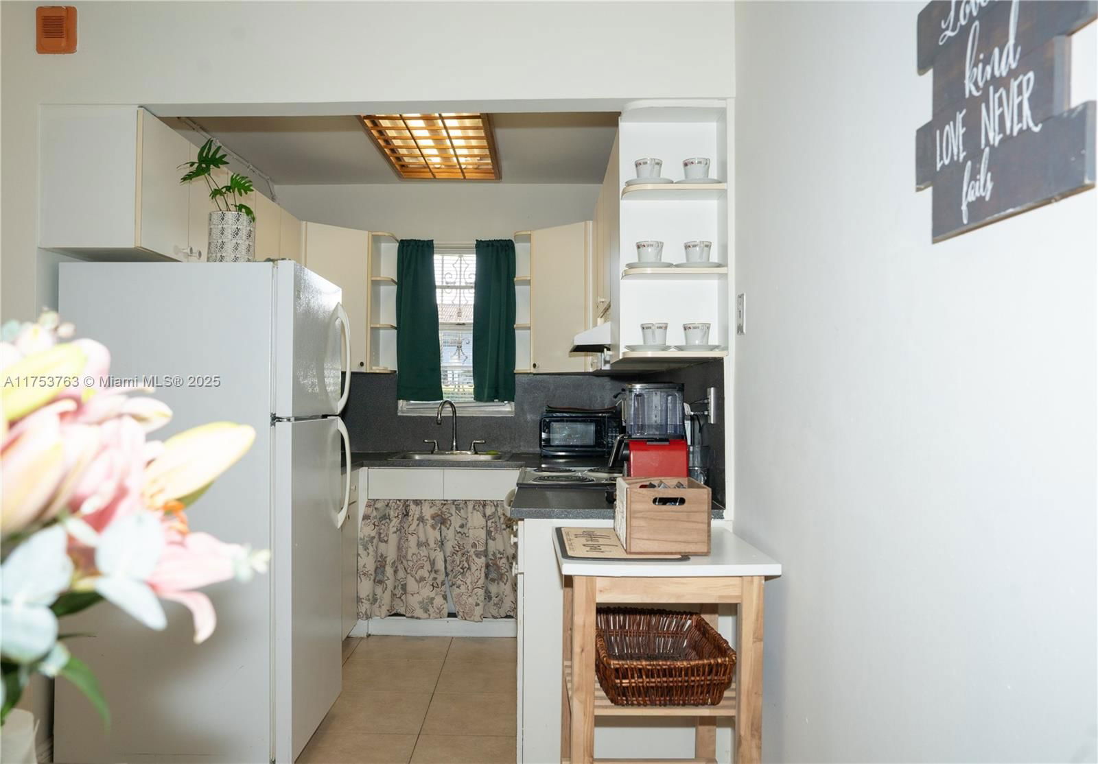 Real estate property located at 4050 135th St #8-9, Miami-dade, Villa Biscaya Jardines Co, Opa-Locka, FL
