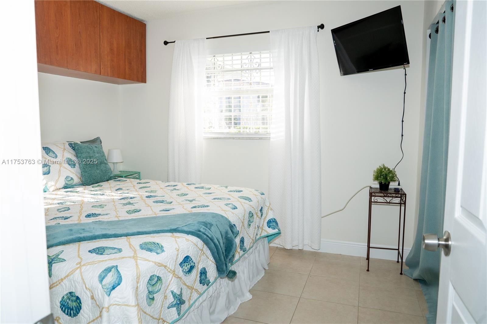Real estate property located at 4050 135th St #8-9, Miami-dade, Villa Biscaya Jardines Co, Opa-Locka, FL