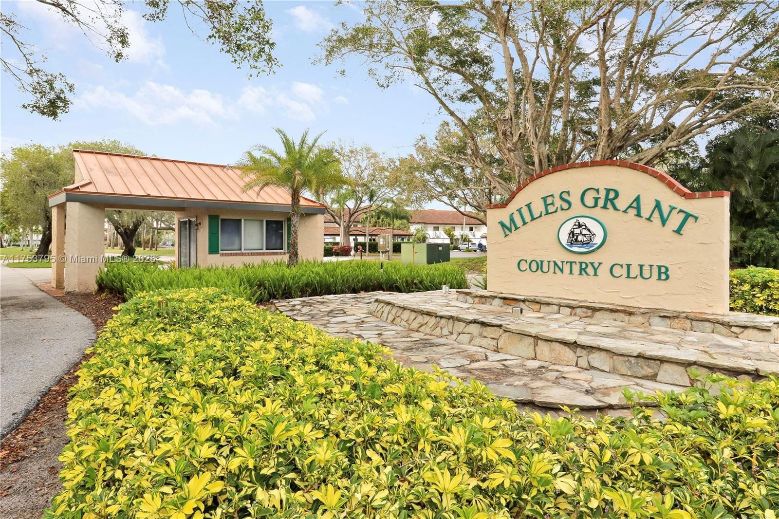 Real estate property located at 5313 Miles Grant Rd #206, Martin, Miles Grant Condo, Stuart, FL