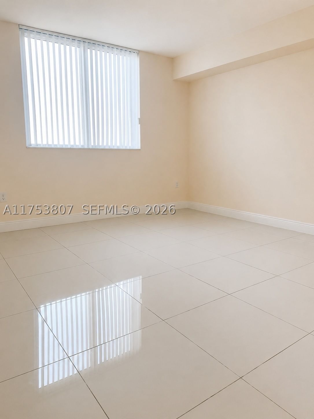 Real estate property located at 1861 S River Dr #1504, Miami-dade, Terrazas Riverpark Villag, Miami, FL