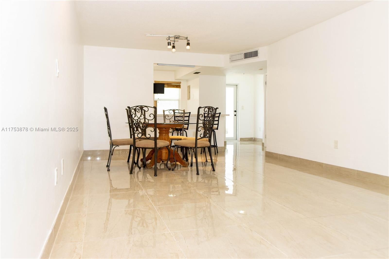Real estate property located at 1701 191st St A111, Miami-dade, Rolling Green Condo A, Miami, FL