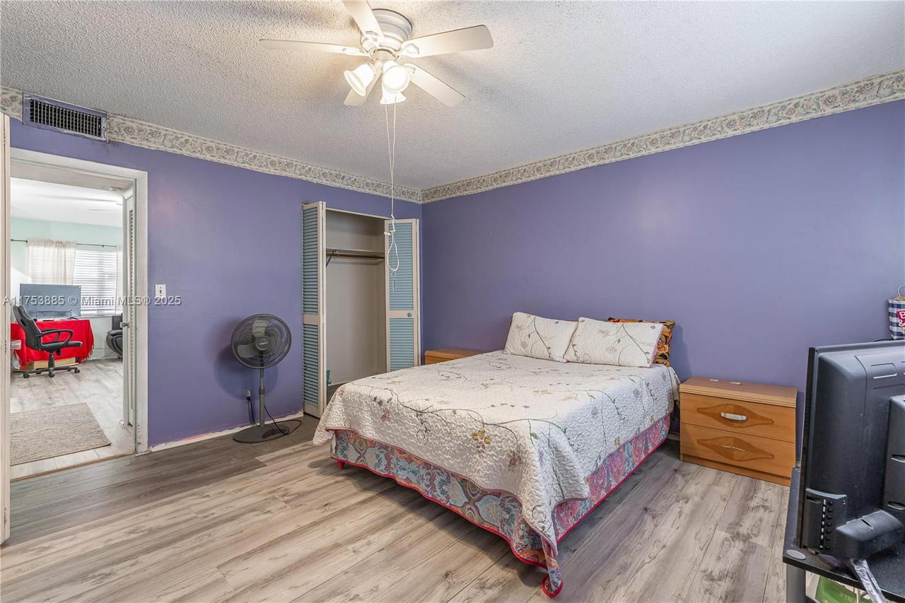 Real estate property located at 5300 Washington St I308, Broward, Beverly Hills Condo Numbe, Hollywood, FL