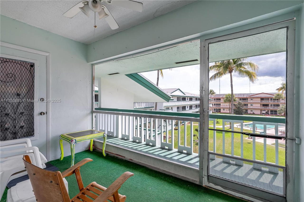 Real estate property located at 5300 Washington St I308, Broward, Beverly Hills Condo Numbe, Hollywood, FL