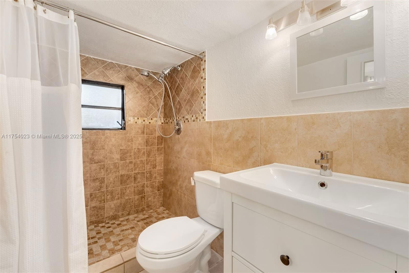 Real estate property located at 3180 Plaza St, Miami-dade, Carters Addn To Coconut G, Miami, FL