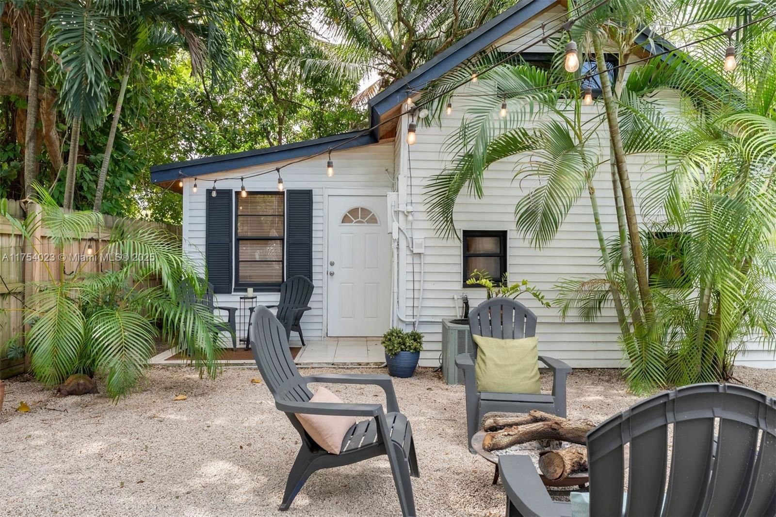 Real estate property located at 3180 Plaza St, Miami-dade, Carters Addn To Coconut G, Miami, FL