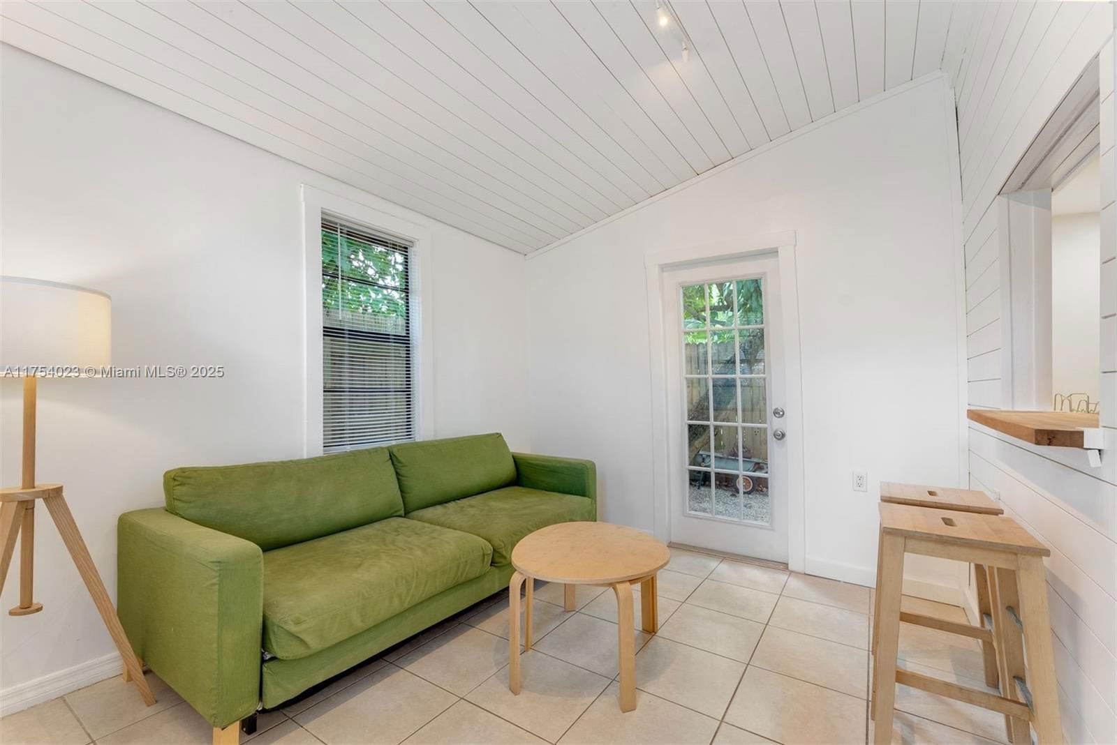 Real estate property located at 3180 Plaza St, Miami-dade, Carters Addn To Coconut G, Miami, FL