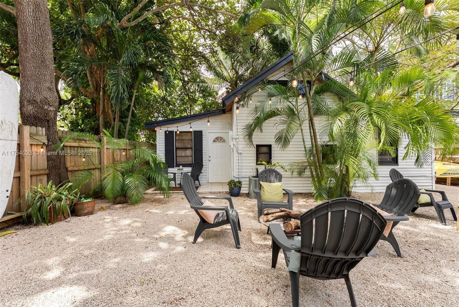 Real estate property located at 3180 Plaza St, Miami-dade, Carters Addn To Coconut G, Miami, FL