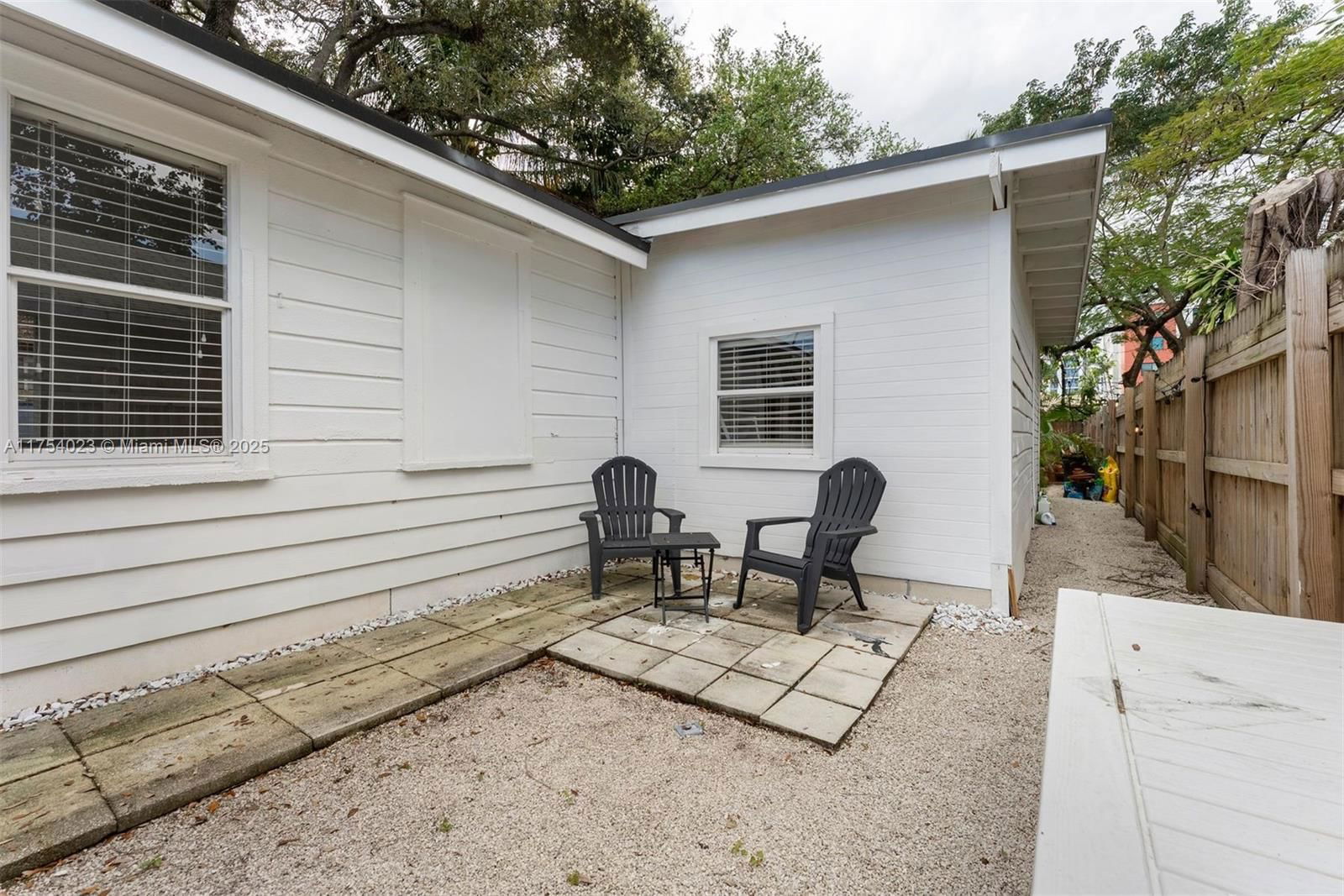 Real estate property located at 3180 Plaza St, Miami-dade, Carters Addn To Coconut G, Miami, FL