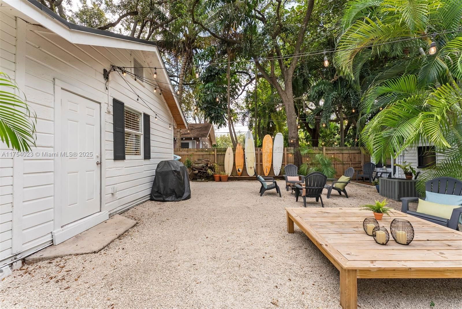 Real estate property located at 3180 Plaza St, Miami-dade, Carters Addn To Coconut G, Miami, FL