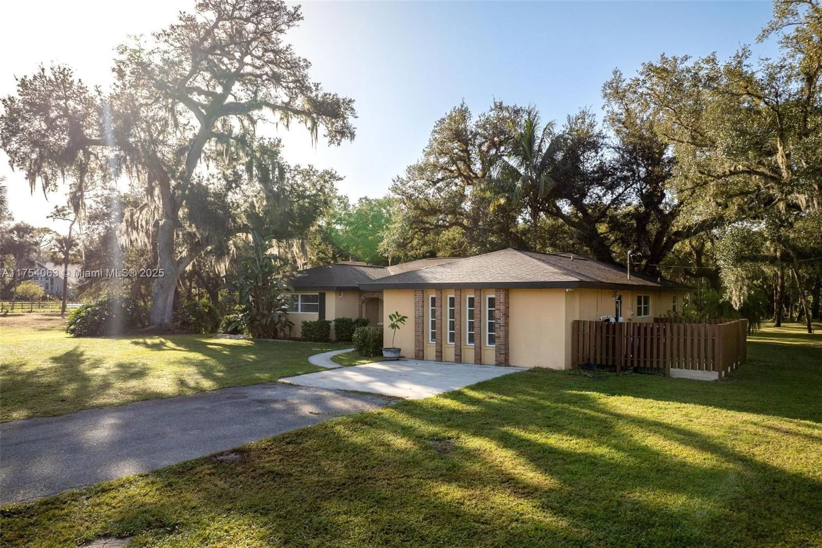 Real estate property located at 14501 HAL CT, Lee, Buckingham, Fort Myers, FL