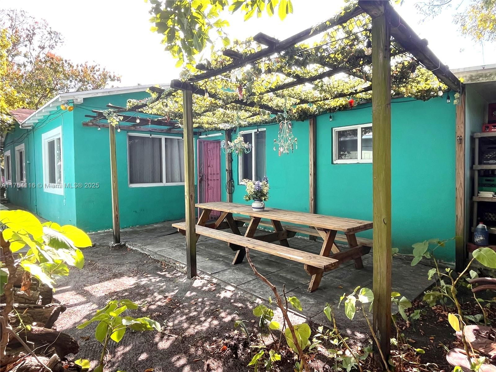 Real estate property located at 5 60th Ter, Miami-dade, North Rockmoor Track, Miami, FL