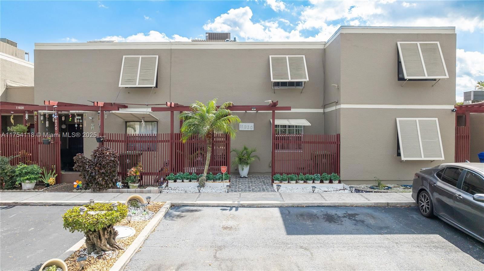 Real estate property located at 11030 Lakeview Dr, Broward, Everglades Sugar & Land C, Pembroke Pines, FL