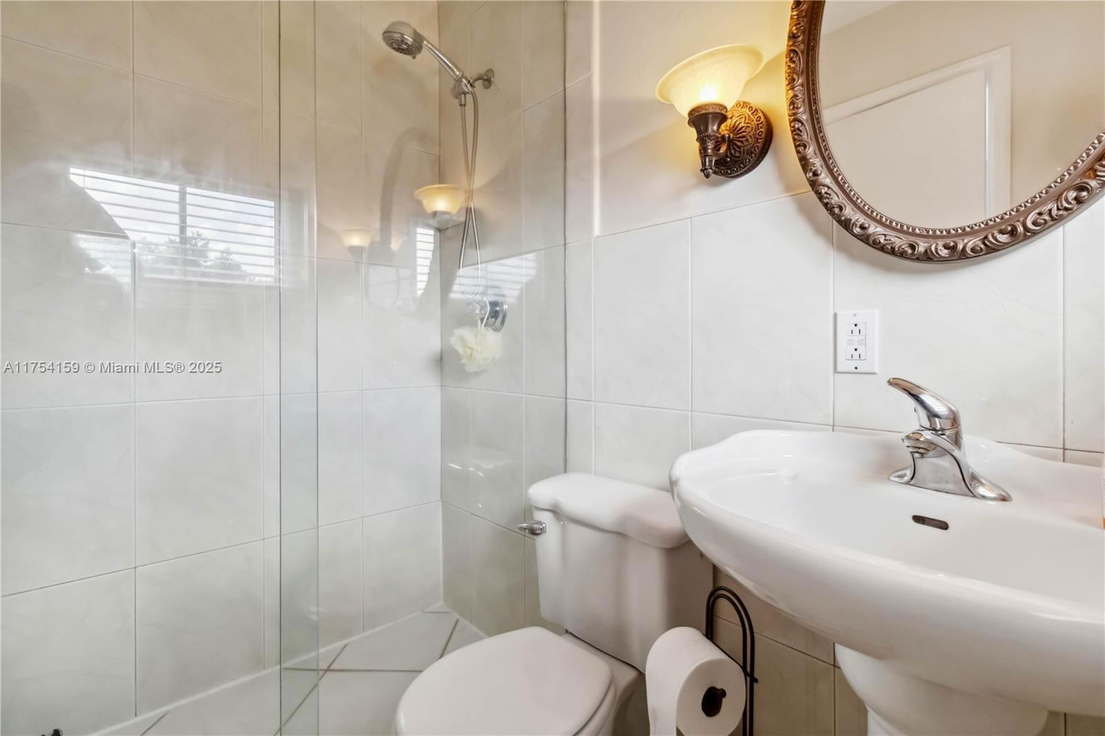 Real estate property located at 740 Country Club Cir, Broward, Country Club Estates Unit, Plantation, FL